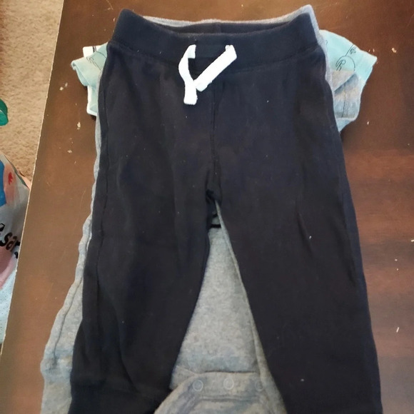 Gerber Organic 3-Pack Baby Boys Dino Short Sleeve Onesies Bodysuits Size 3-9M - Picture 9 of 10